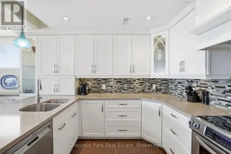 504 Mariners Way Collingwood ON L9Y 5C7