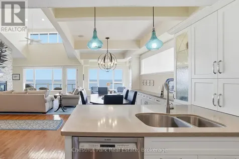 504 Mariners Way Collingwood ON L9Y 5C7