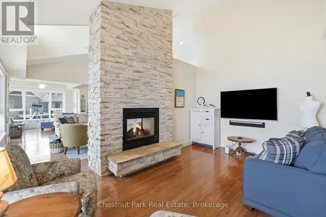 504 Mariners Way Collingwood ON L9Y 5C7