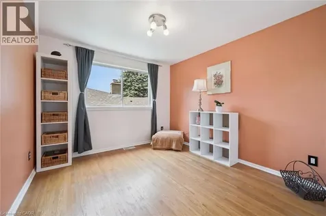 39 Shea Crescent Kitchener ON N2E 1E9