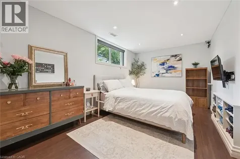 39 Shea Crescent Kitchener ON N2E 1E9