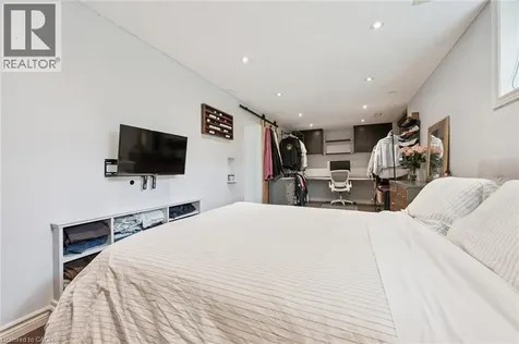 39 Shea Crescent Kitchener ON N2E 1E9
