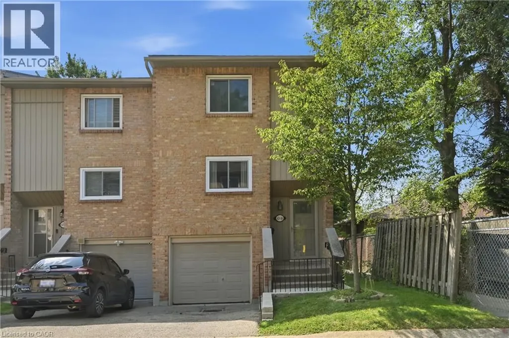 63 Fonthill Road Hamilton ON L9C 6T1