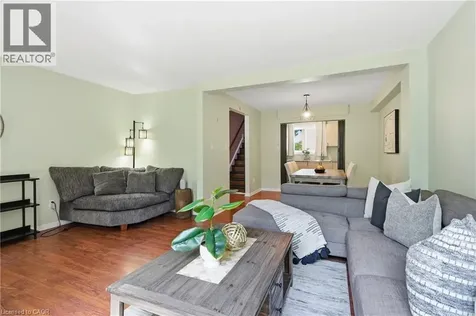 63 Fonthill Road Hamilton ON L9C 6T1