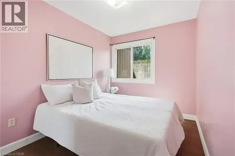 63 Fonthill Road Hamilton ON L9C 6T1