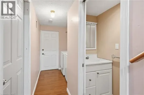 63 Fonthill Road Hamilton ON L9C 6T1