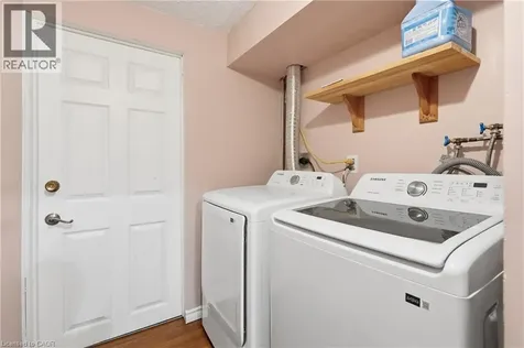 63 Fonthill Road Hamilton ON L9C 6T1