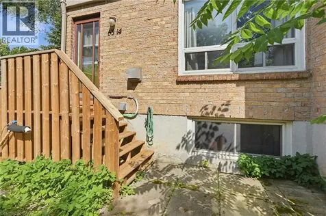 63 Fonthill Road Hamilton ON L9C 6T1
