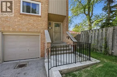 63 Fonthill Road Hamilton ON L9C 6T1
