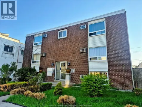 821 Pillette Windsor ON N8Y 3B4