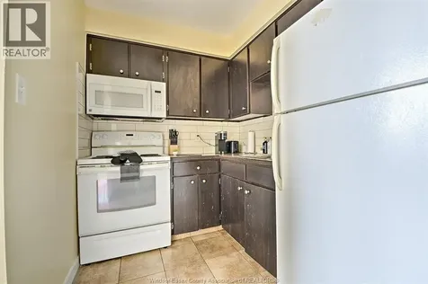821 Pillette Windsor ON N8Y 3B4