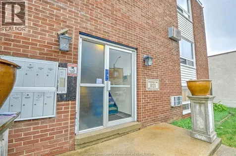 821 Pillette Windsor ON N8Y 3B4