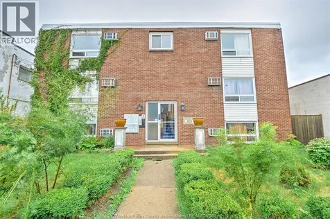 821 Pillette Windsor ON N8Y 3B4