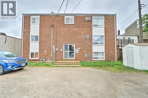 821 Pillette Windsor ON N8Y 3B4