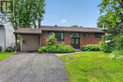 738 Stiles Crescent Ottawa ON K1J 6Z1
