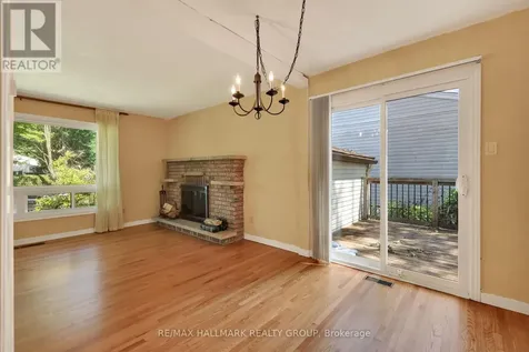 738 Stiles Crescent Ottawa ON K1J 6Z1