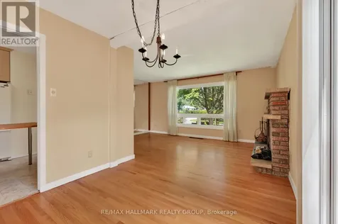 738 Stiles Crescent Ottawa ON K1J 6Z1
