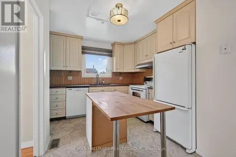 738 Stiles Crescent Ottawa ON K1J 6Z1