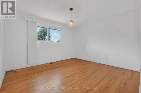 738 Stiles Crescent Ottawa ON K1J 6Z1