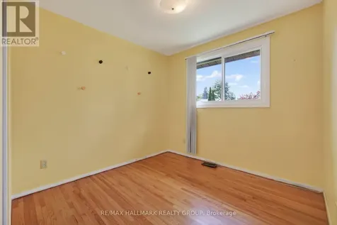 738 Stiles Crescent Ottawa ON K1J 6Z1