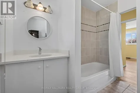 738 Stiles Crescent Ottawa ON K1J 6Z1