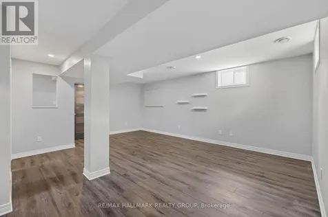 738 Stiles Crescent Ottawa ON K1J 6Z1