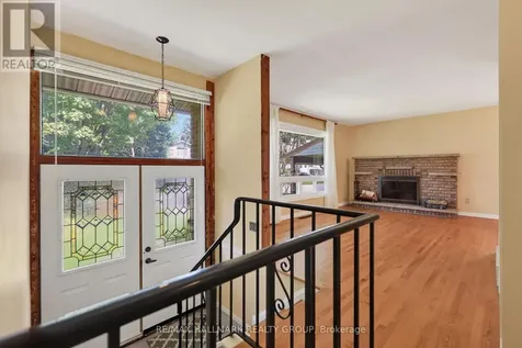 738 Stiles Crescent Ottawa ON K1J 6Z1