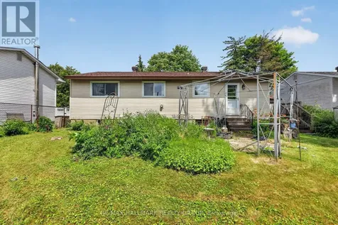 738 Stiles Crescent Ottawa ON K1J 6Z1