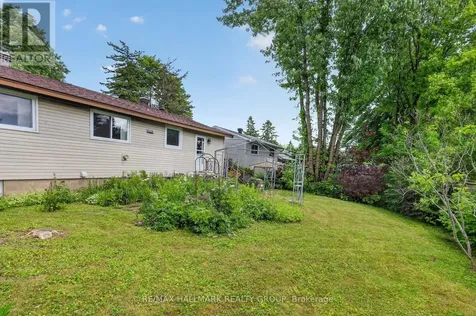 738 Stiles Crescent Ottawa ON K1J 6Z1
