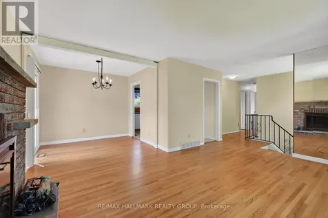 738 Stiles Crescent Ottawa ON K1J 6Z1