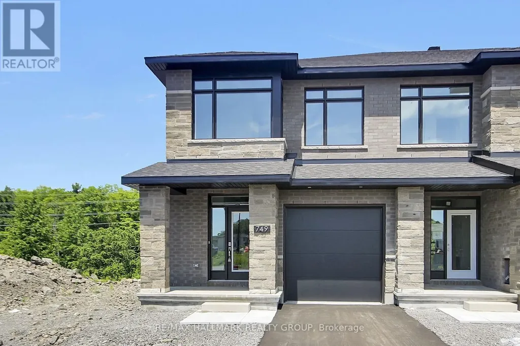 749 Newstead Crescent Ottawa ON K2K 0M8