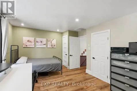 152 River Lane Ottawa ON K1M 1T1