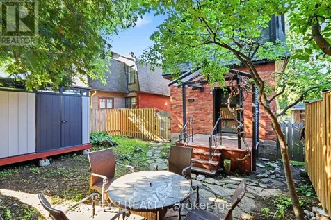 152 River Lane Ottawa ON K1M 1T1