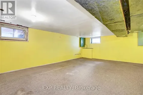 152 River Lane Ottawa ON K1M 1T1
