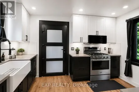 152 River Lane Ottawa ON K1M 1T1