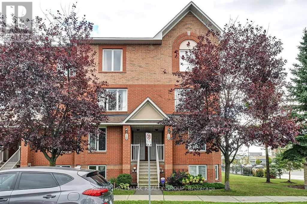 16 Lakepointe Drive Ottawa ON K4A 5E3