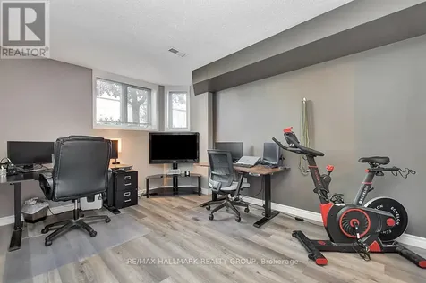 16 Lakepointe Drive Ottawa ON K4A 5E3