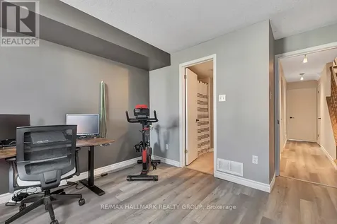 16 Lakepointe Drive Ottawa ON K4A 5E3