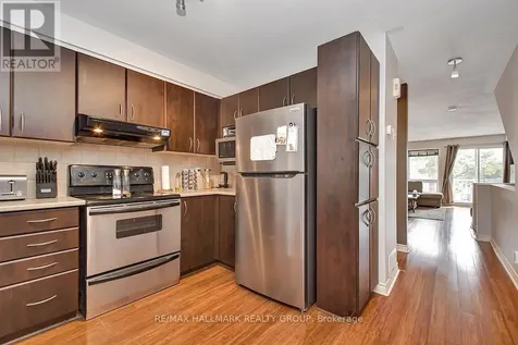 16 Lakepointe Drive Ottawa ON K4A 5E3
