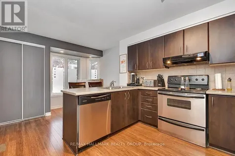 16 Lakepointe Drive Ottawa ON K4A 5E3