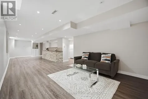 670 Dolby Crescent Milton (be Beaty) ON L9T 5V5