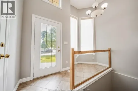4231 Whiskey Avenue Windsor ON N9G 3B2