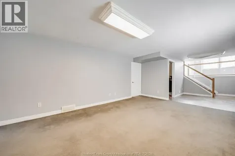 4231 Whiskey Avenue Windsor ON N9G 3B2