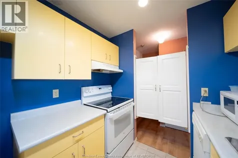 2922 Rivard Windsor ON N8T 3N9