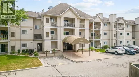 2922 Rivard Windsor ON N8T 3N9