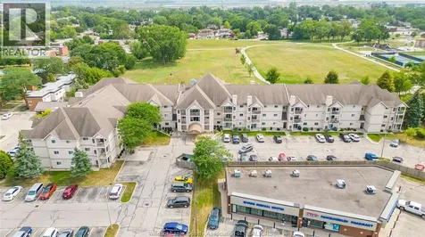 2922 Rivard Windsor ON N8T 3N9