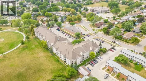 2922 Rivard Windsor ON N8T 3N9