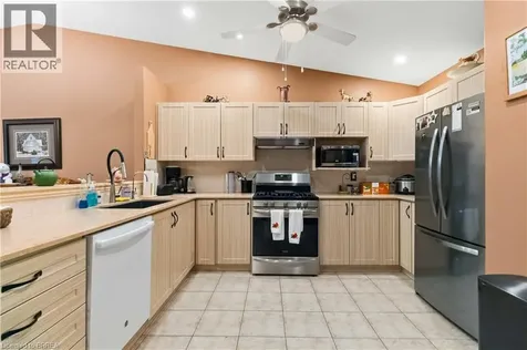 35 Stratford Terrace Brantford ON N3T 6R8