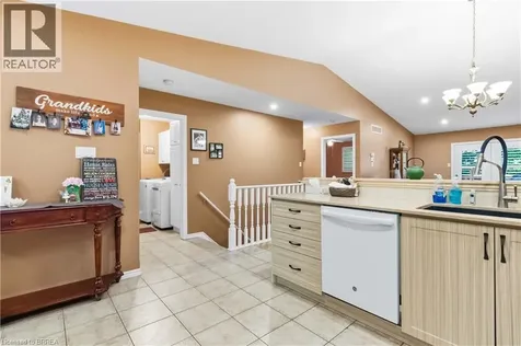 35 Stratford Terrace Brantford ON N3T 6R8