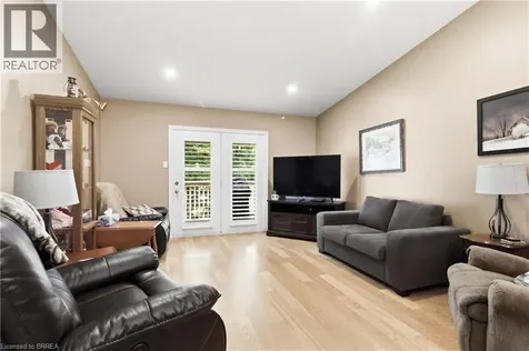 35 Stratford Terrace Brantford ON N3T 6R8